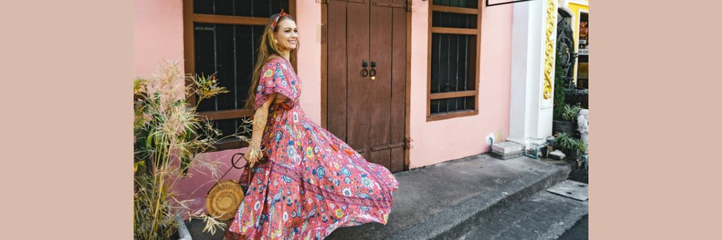Top 5 Summer Maxi Dress Styles to Wear to a Wedding - MISRED